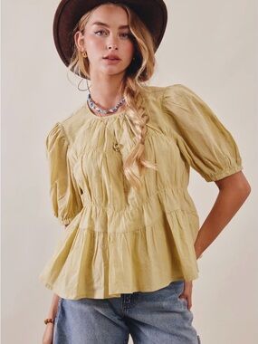 NWT! Listicle Women’s Puff Sleeve Peplum Top in Light Olive